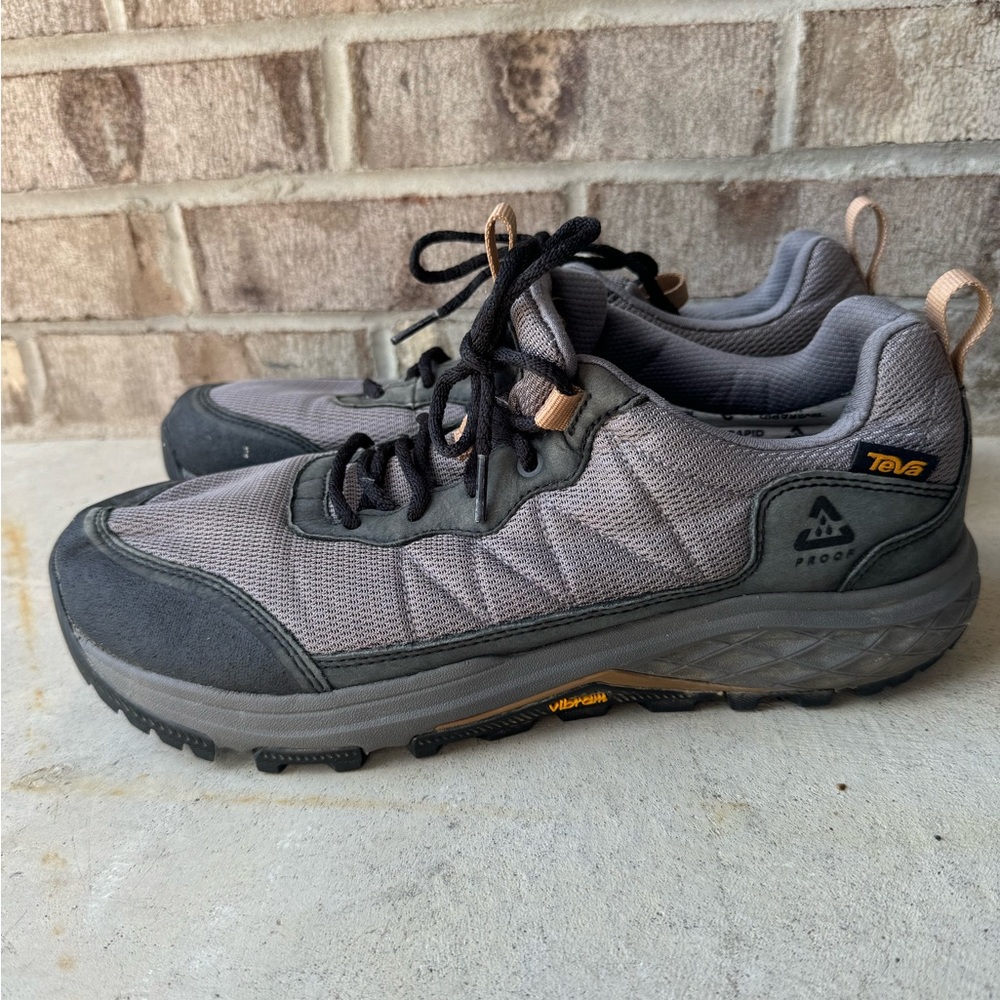 Teva Men's Gray and Black Trail Sneakers
